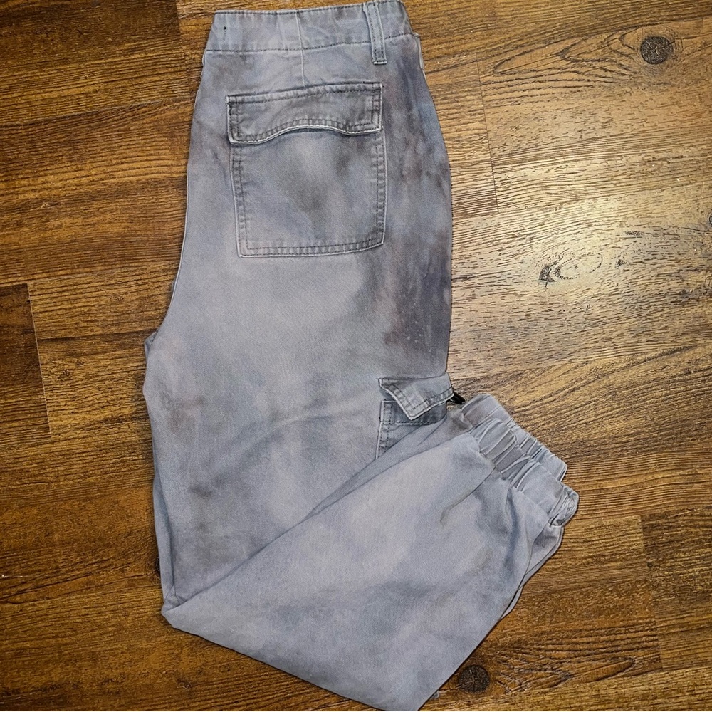 ⭐️Forever 21 Gray Acid Wash Cargo Buckled Cuffed Jogger Pants Size L - Picture 2 of 14